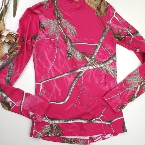 Real Tree Pink Women's Camouflaged Sweatshirt Sz S - Picture 10 of 13